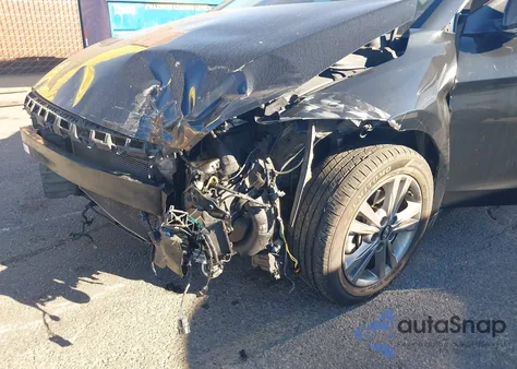 2017 Hyundai Elantra Se z USA, uszkodzony, nr VIN 5NPD84LF6HH065211